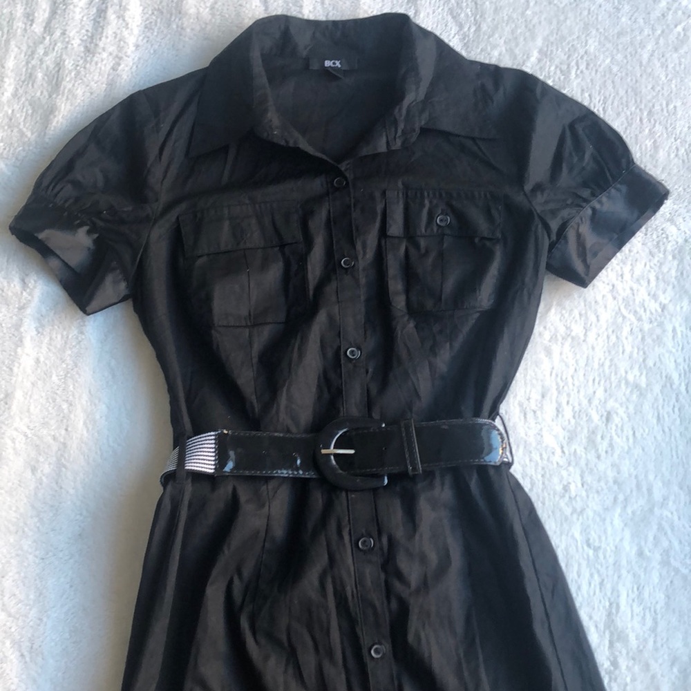 Black collar short sleeve dress